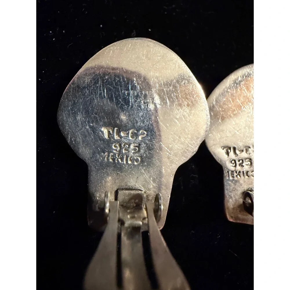 1980's Taxco Mexico Sterling Silver Puffy Clip on Earrings